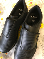Brand New Clarks Circuit Swift Black Trainers - Unisex Size 2.5 G EUR 35