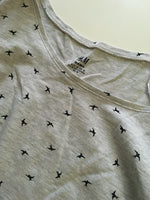 H&M Mama Light Grey Swallow Bird Print 3/4 Scoop Top - Size Maternity M UK 12-14