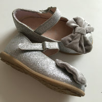 Matalan First Walkers Pretty Silver Sparkle Party Shoes with Grey Velvet Bows - Girls Size Infant 3 EUR 19
