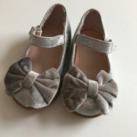 Matalan First Walkers Pretty Silver Sparkle Party Shoes with Grey Velvet Bows - Girls Size Infant 3 EUR 19